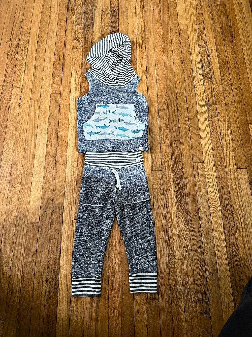 Lulu + Roo 2T Shark Print hooded tank and jogger set